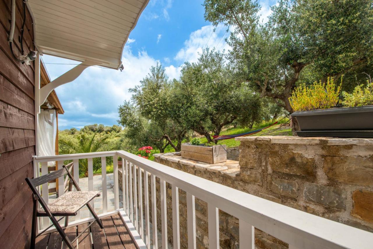 Hakuna Matata Holidays Wooden Lodge With Airco & Pool In Greek Olive Grove 메토니 외부 사진