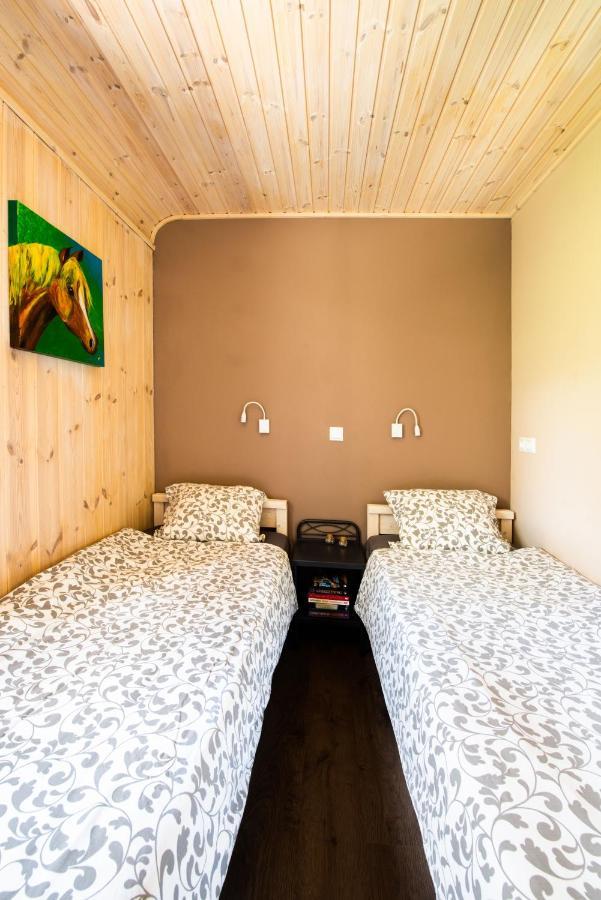 Hakuna Matata Holidays Wooden Lodge With Airco & Pool In Greek Olive Grove 메토니 외부 사진